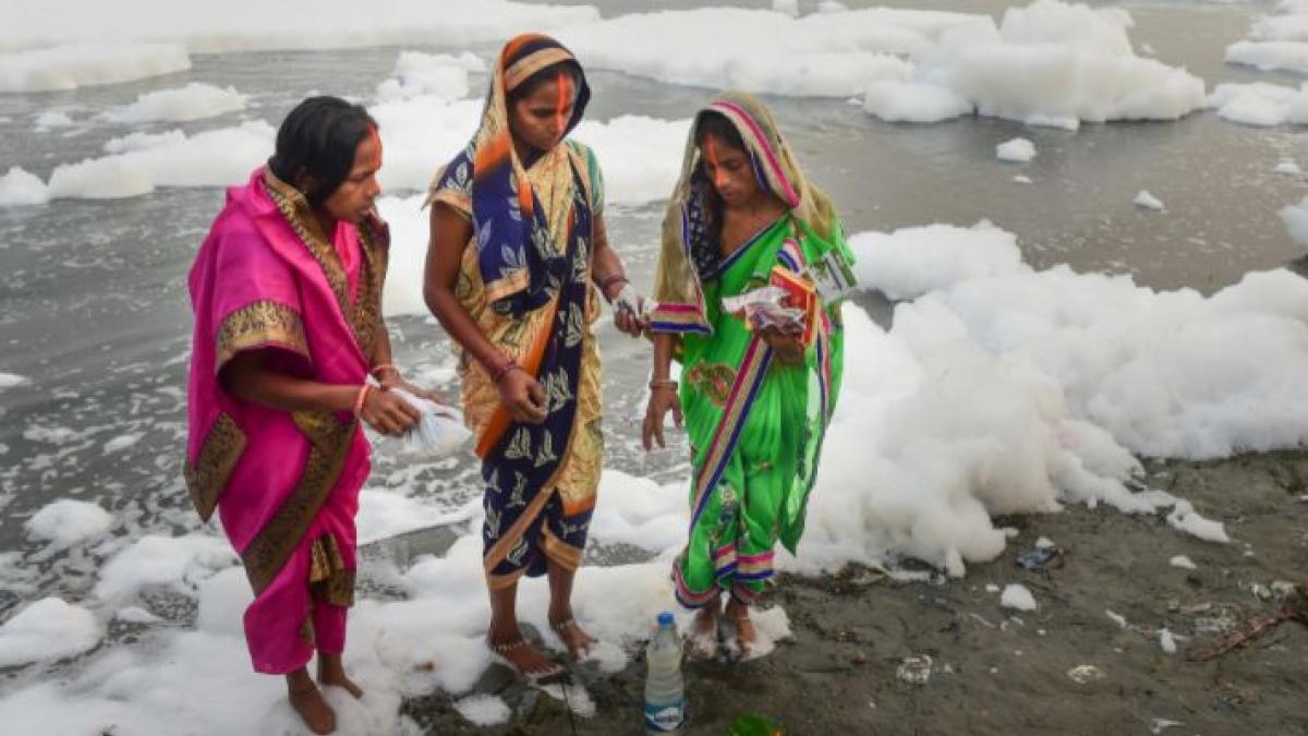 Toxic Yamuna ahead of Chhath Puja