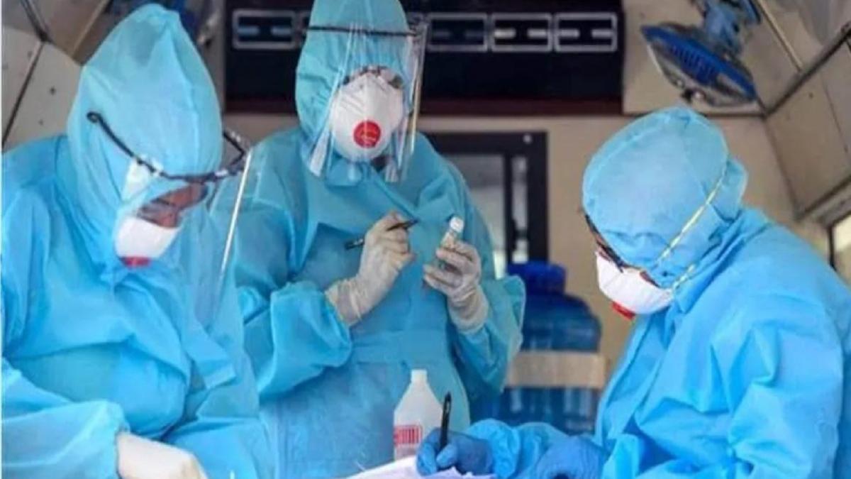 South Africa से Mumbai लौटा शख्स कोविड पॉजिटिव, Omicron की अभी पुष्टि नहीं