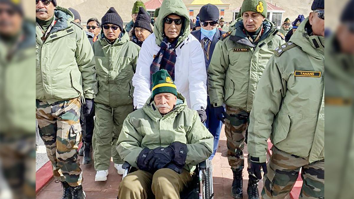 Viral Video of Defense Minister Rajnath Singh