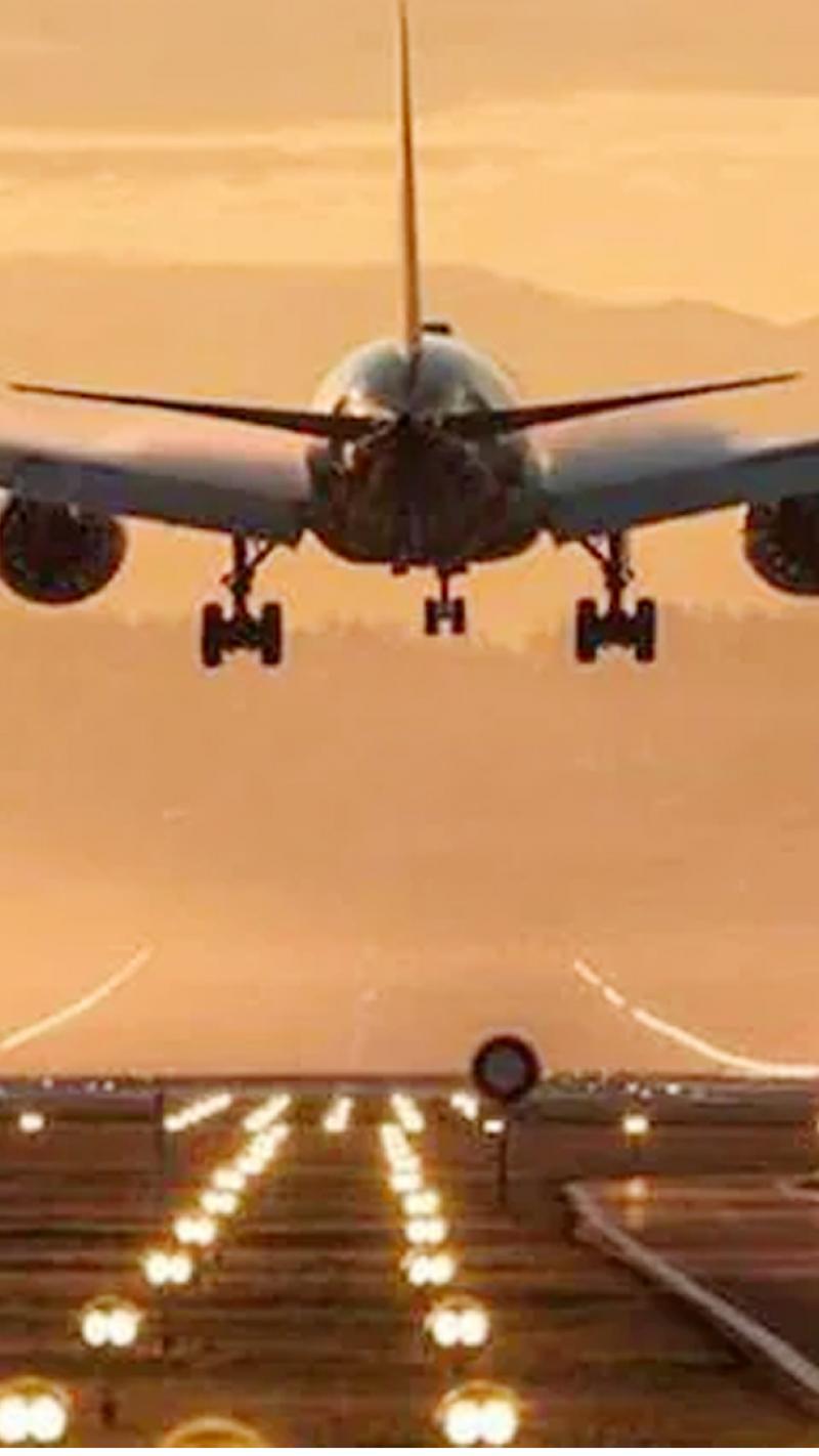 शख्स ने विमान के लैंडिंग गियर पर की यात्रा, 30 घंटे हवा में रहा प्लेन