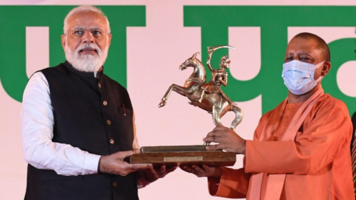 PM Narendra Modi and UP CM Yogi Adityanath (Credit-PIB)