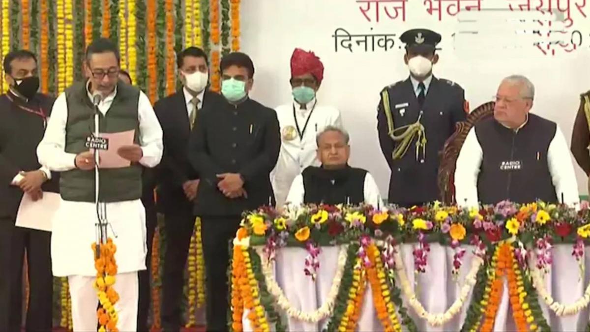 15 ministers inducted into Ashok Gehlot cabinet
