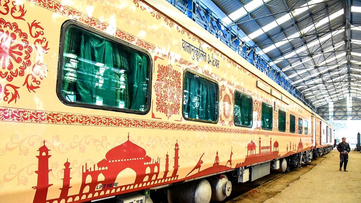 Shri Ramayana Yatra train