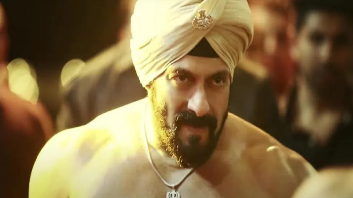 Salman Khan के पोस्टर पर फैंस ने चढ़ाया दूध, एक्टर ने दी नसीहत