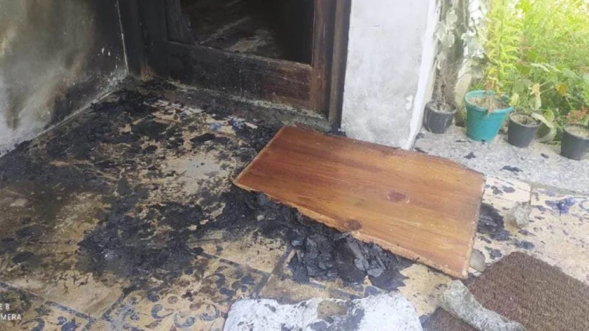 salman khurshid home burnt by protestors in nanital