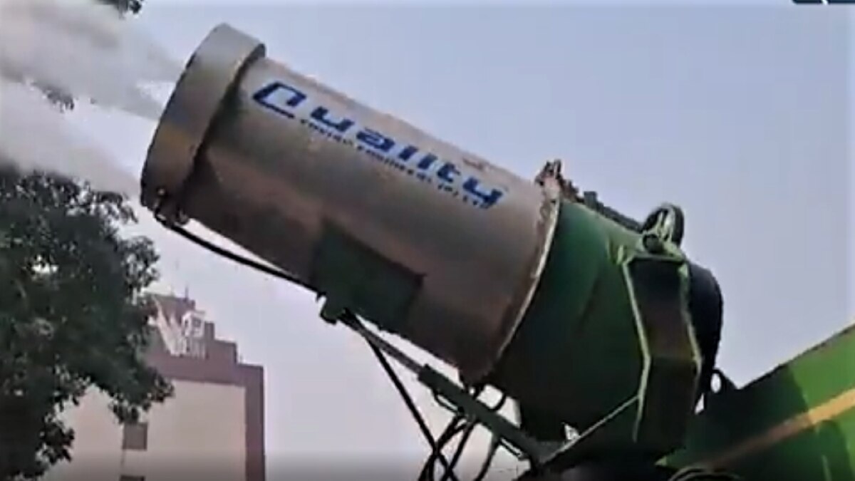 AAP government taking emergency measures including smog guns