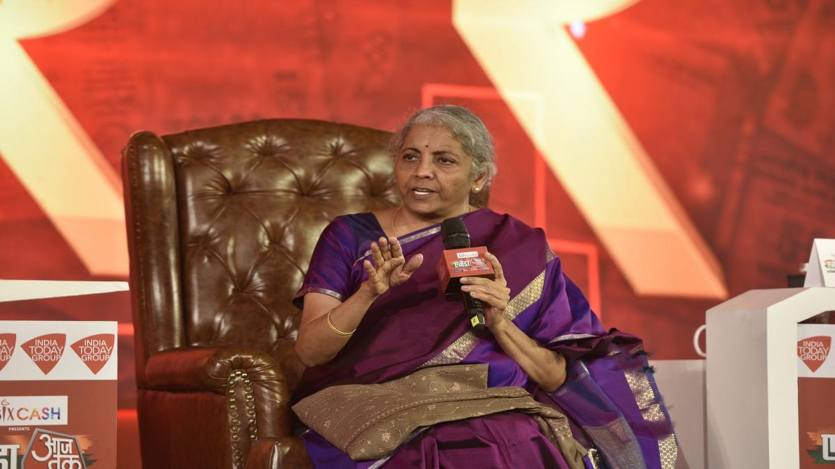 Agenda Aajtak: FM Sitharaman gets applause on her Hindi