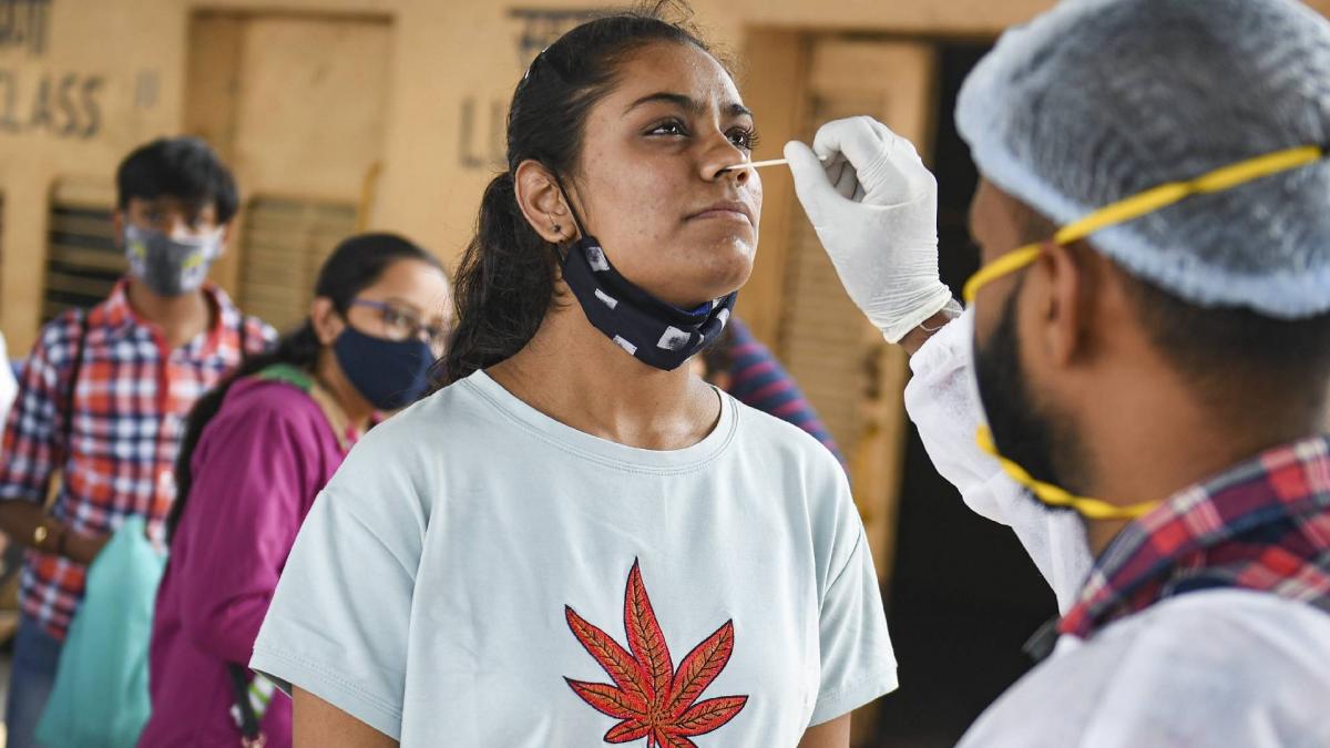 Omicron crosses 400 mark