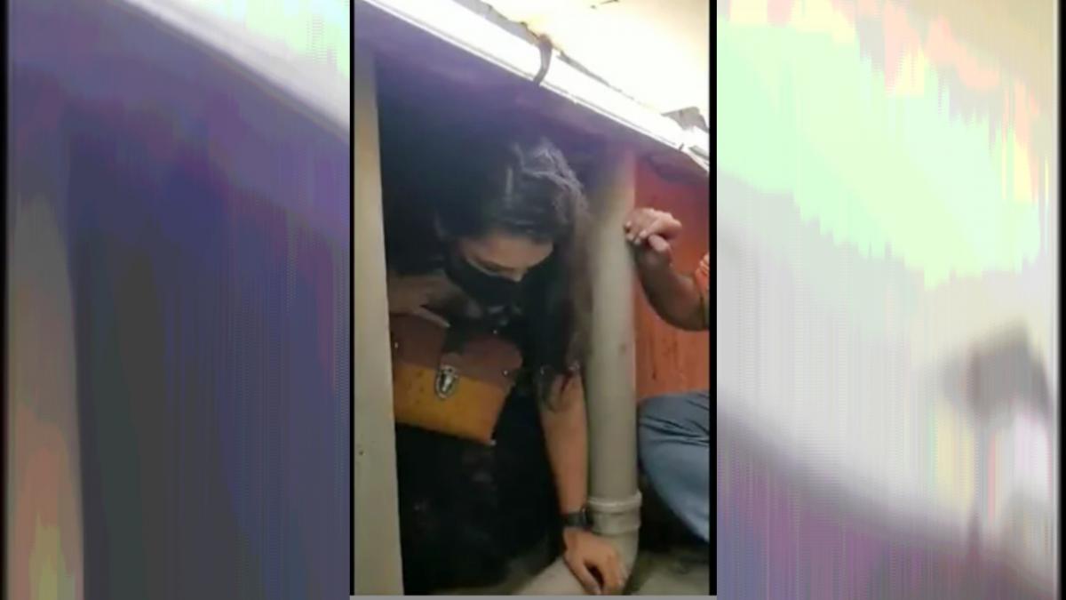 Mumbai dance bar raid