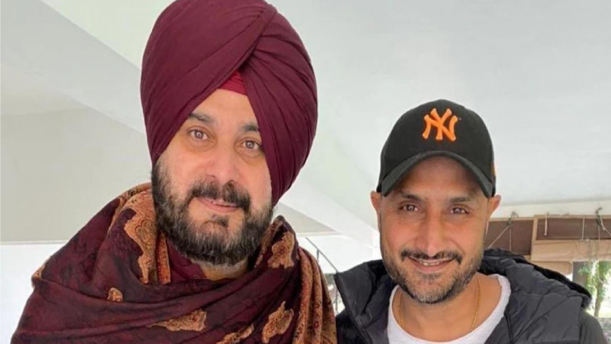 Harbhajan Singh meets Navjot Singh Sidhu