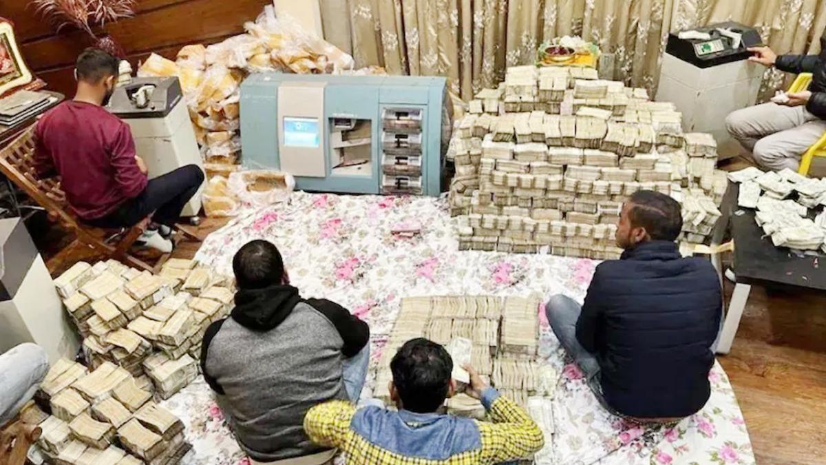 150 crore cash found from Kanpur