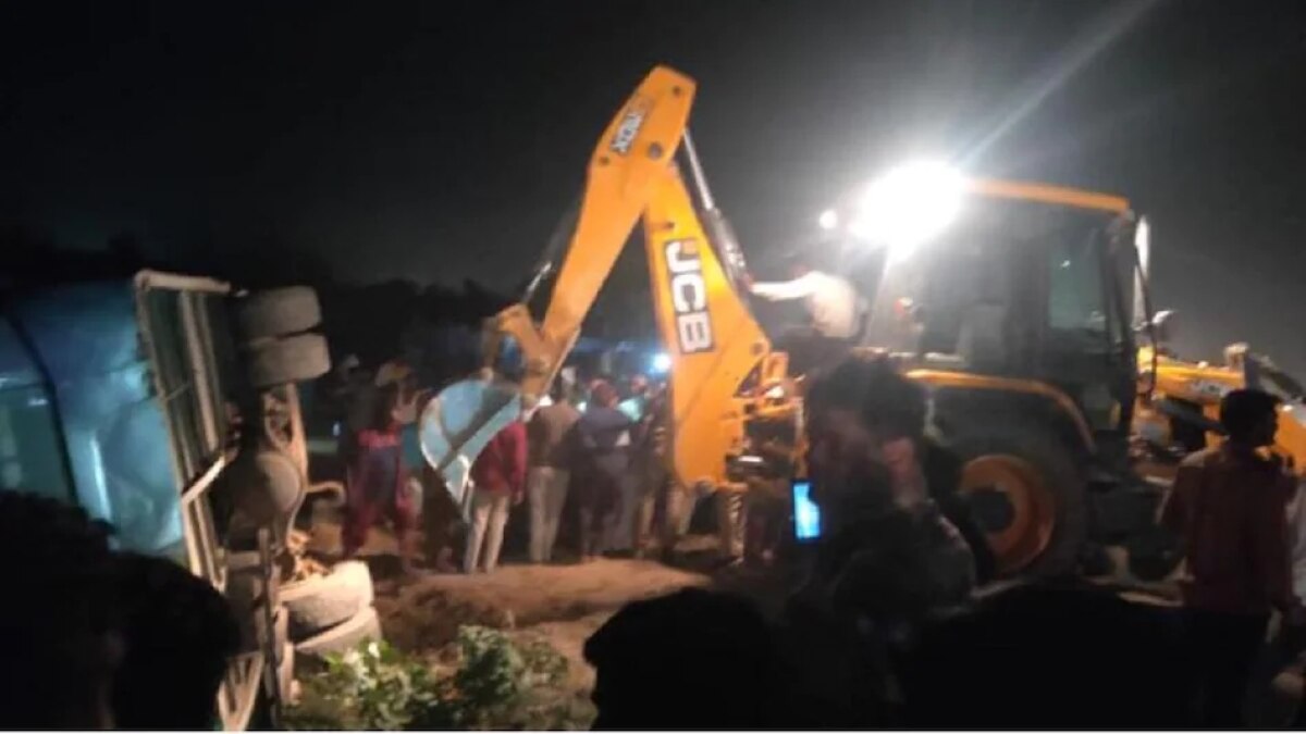 lucknow kanpur highway bus accident 