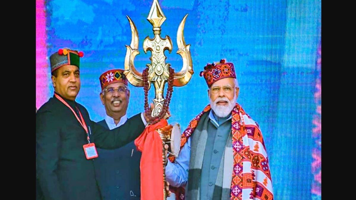 PM Modi inaugurates projects worth crores in mandi himachal pradesh 