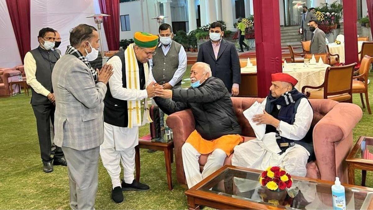 Mohan Bhagwat and Mulayam Singh Yadav clicked at reception