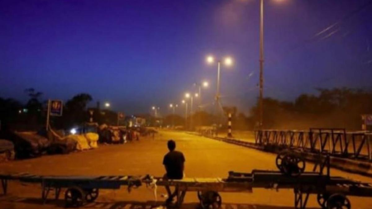 Night curfew in MP-UP