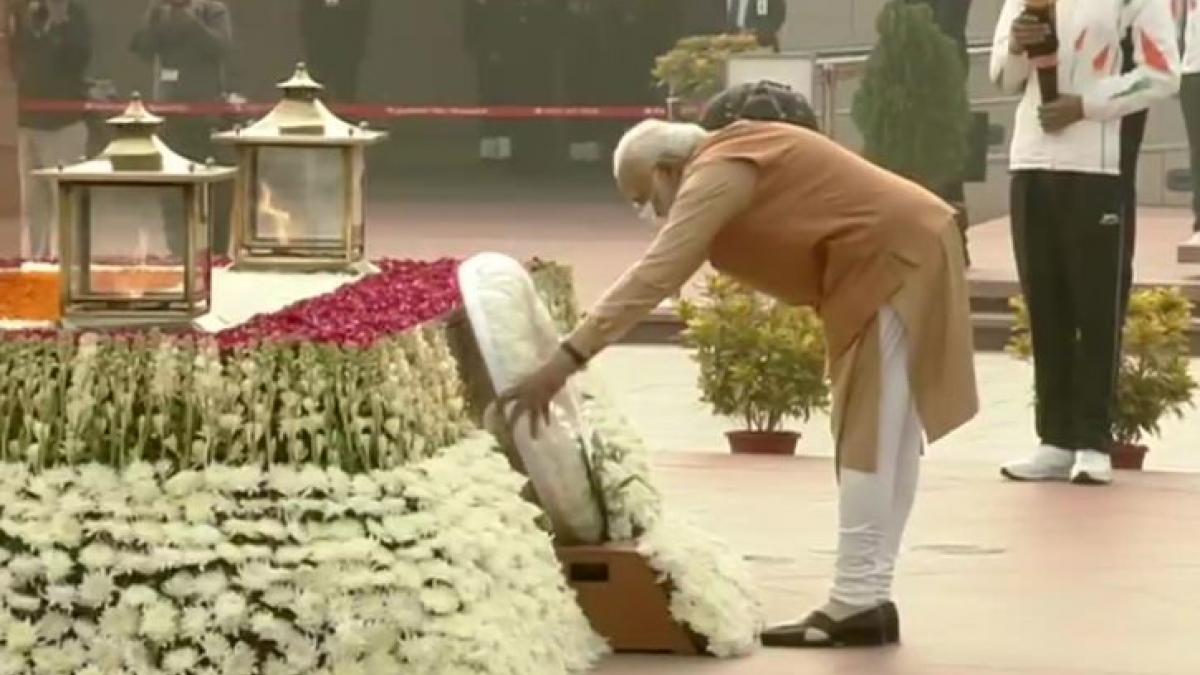 PM Modi lays a wreath at National War Memorial