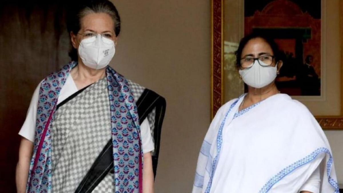 Sonia Gandhi with Mamata Banerjee