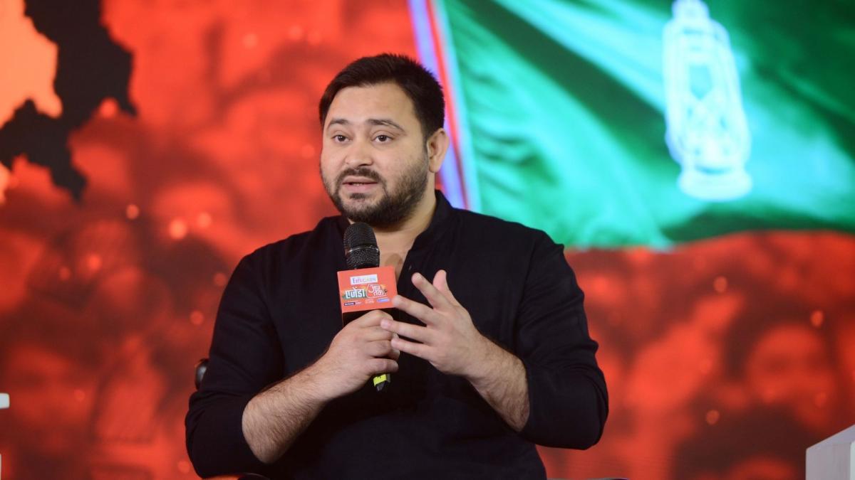 'आइए कभी, पंचायत करा दीजिएगा', Tej Pratap से तल्खी के सवालों पर बोले Tejashwi Yadav