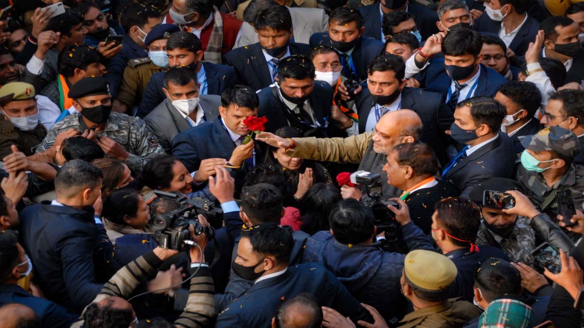  amit shah cancelled door to door campaign in deoband due to huge crowd