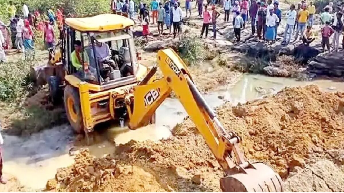 why is pace of development slow in Chandauli ?