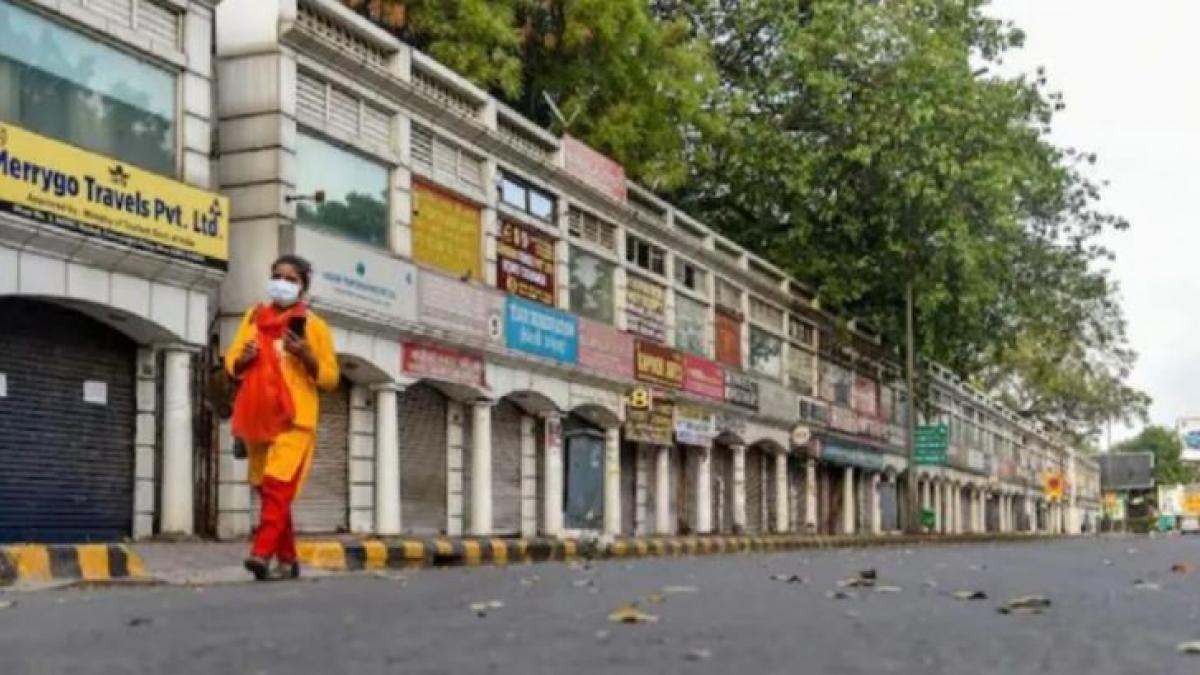 Delhi impose weekend curfew