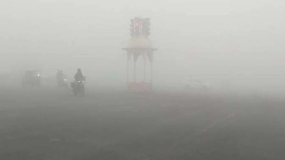 Delhi weather visibility reduced to 30 meters 