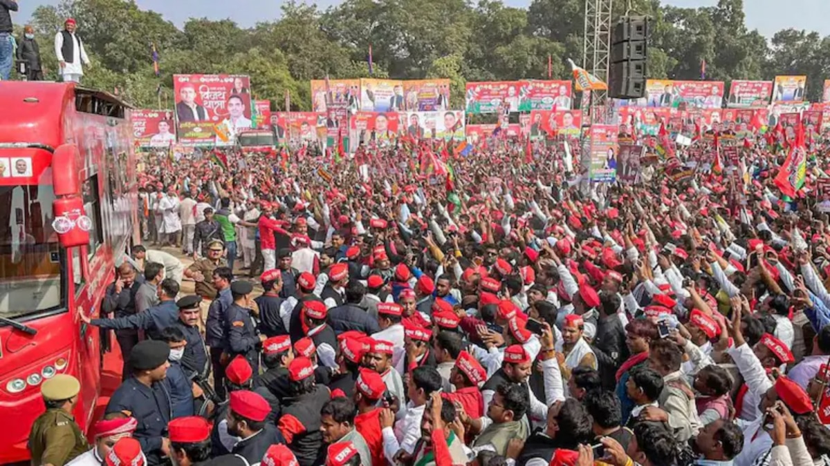 Political leaders ignoring increasing number of cases of corona doing rallies