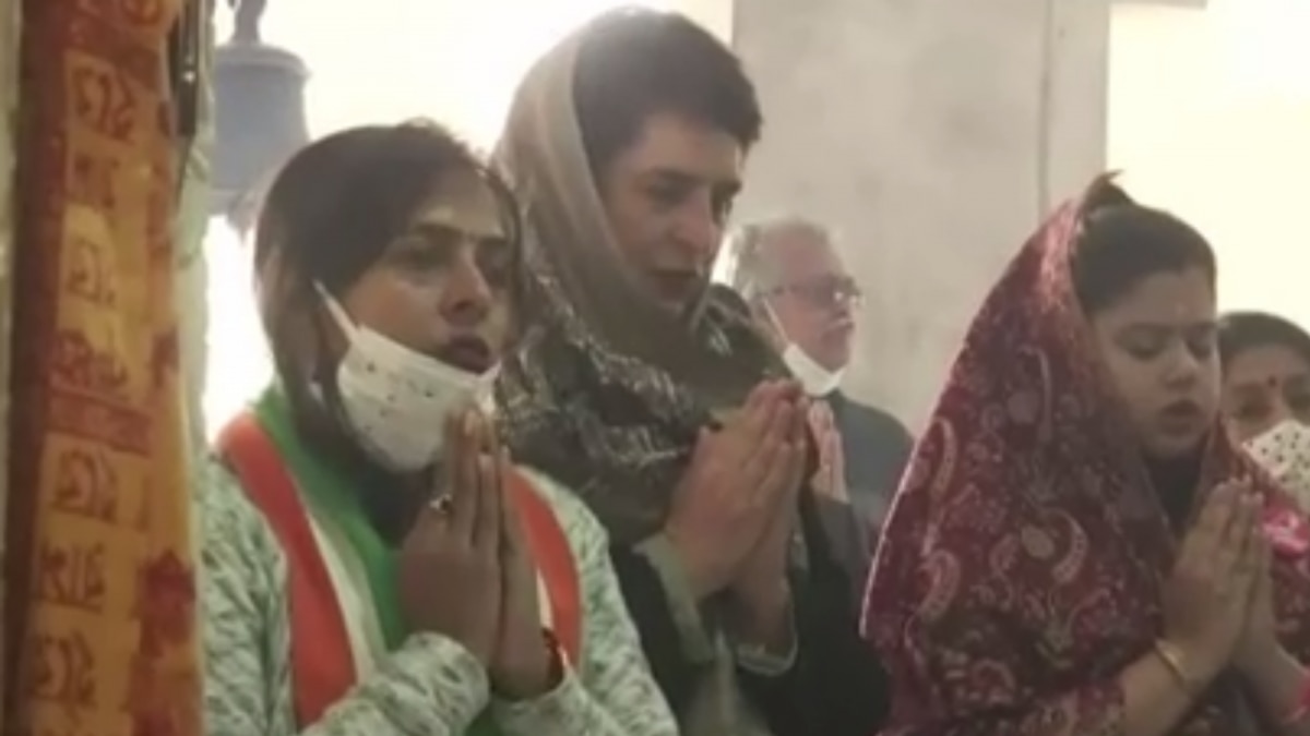 Priyanka Gandhi reached Kali Temple during campaigning in Noida before UP Election 