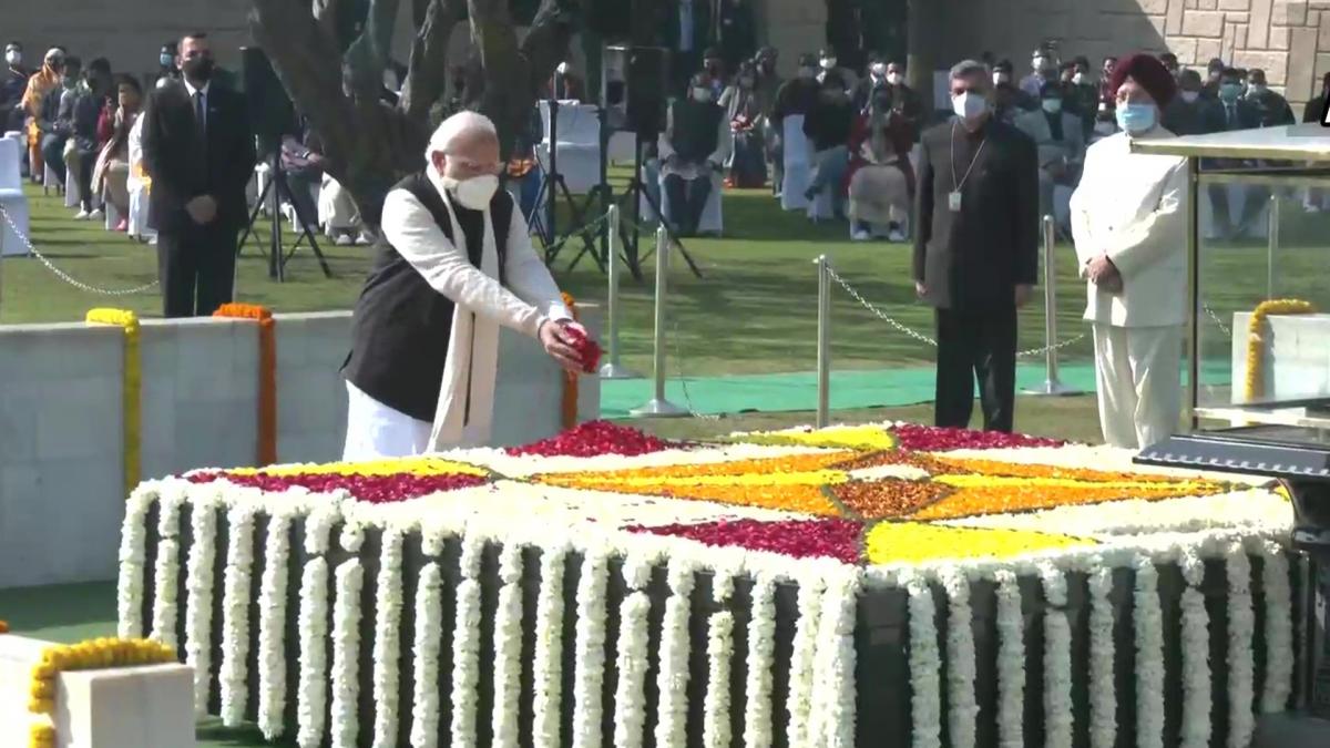 PM pay tribute at Raj Ghat