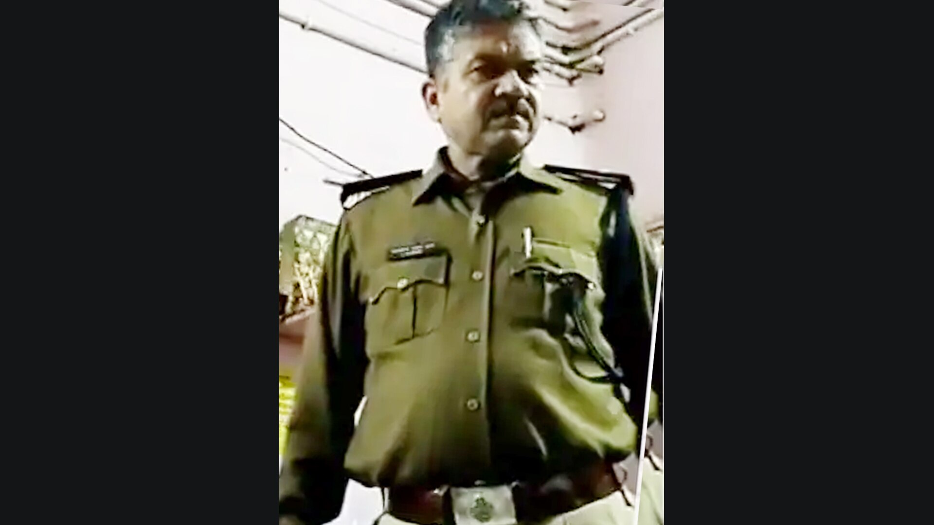 Patna Thana incharge misbehaves