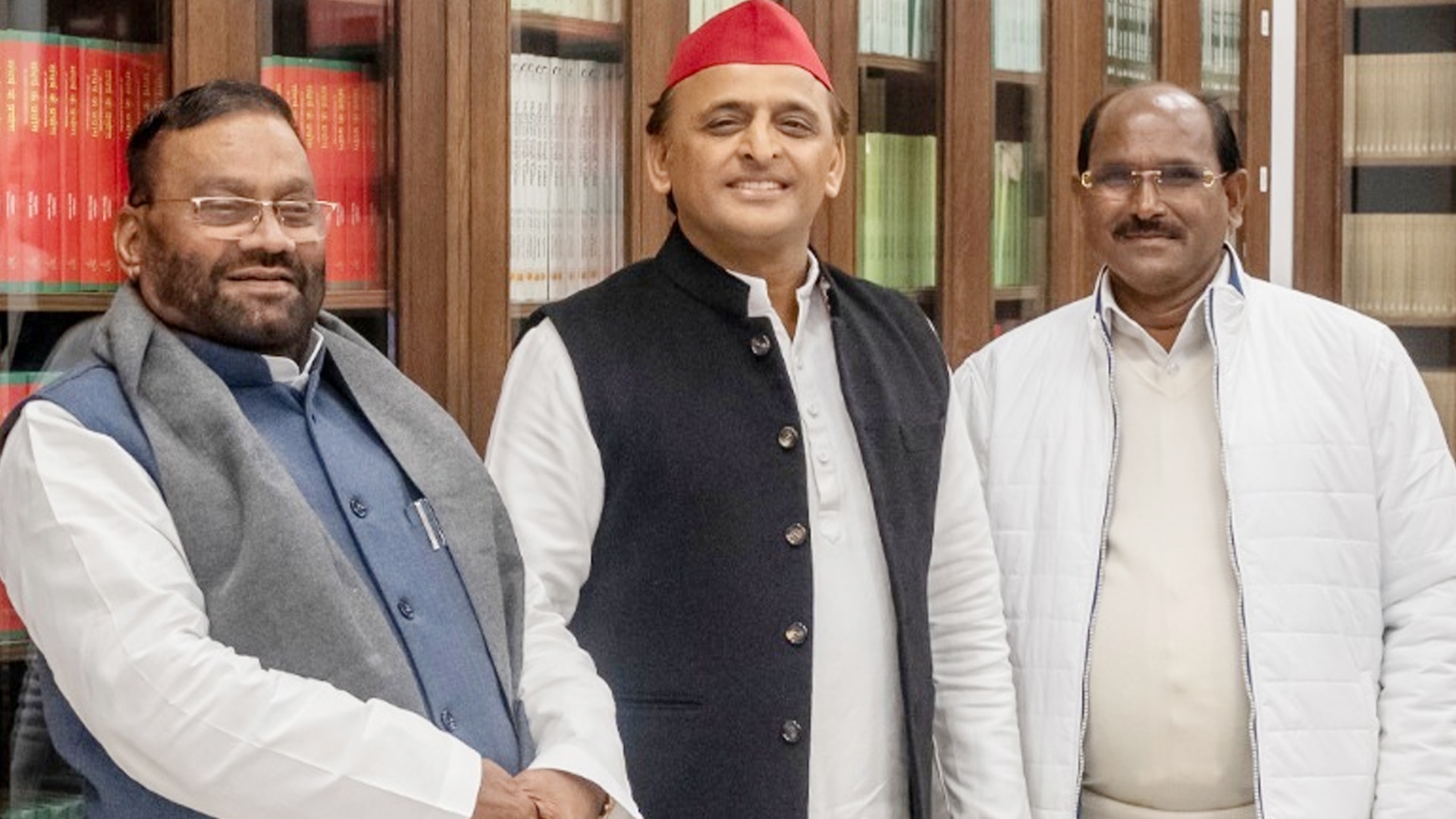 Swami Prasad Maurya With Akhilesh Yadav and Roshanlal Verma