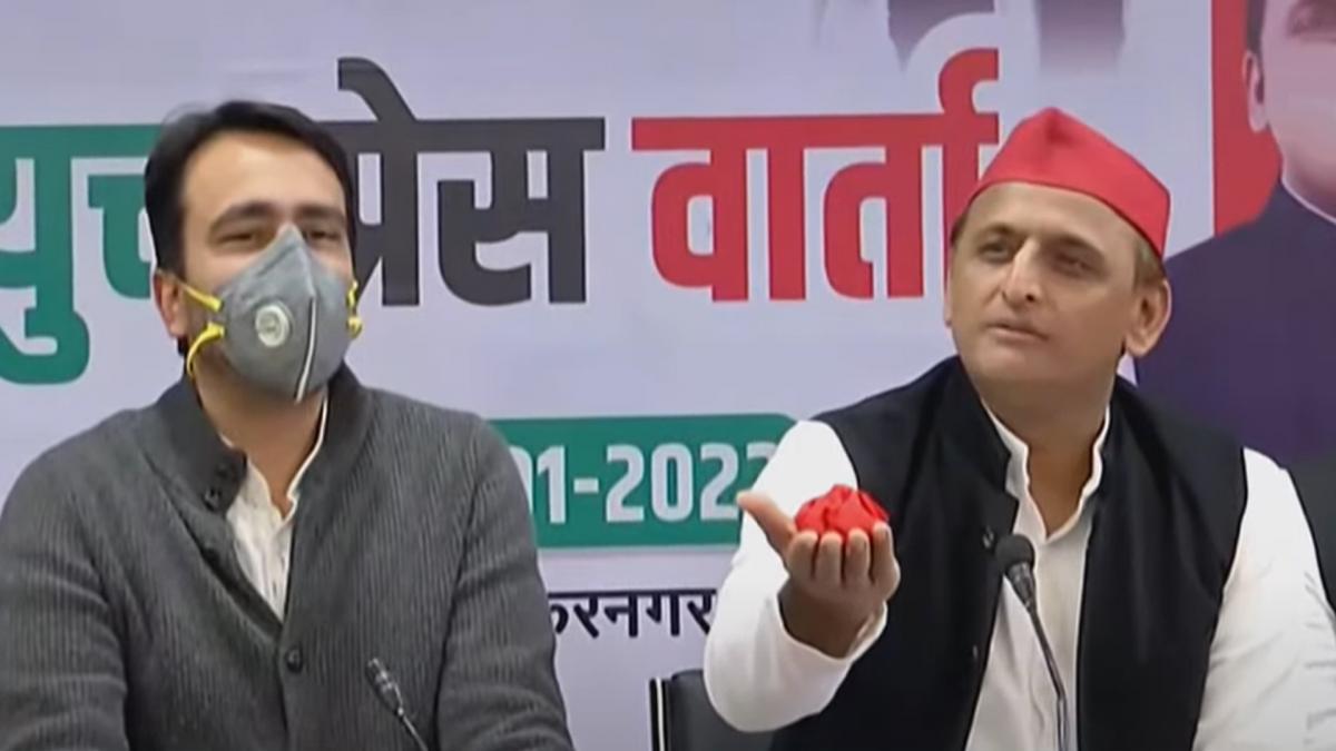 Akhilesh Yadav joint PC with RLD Jayant Chaudhry