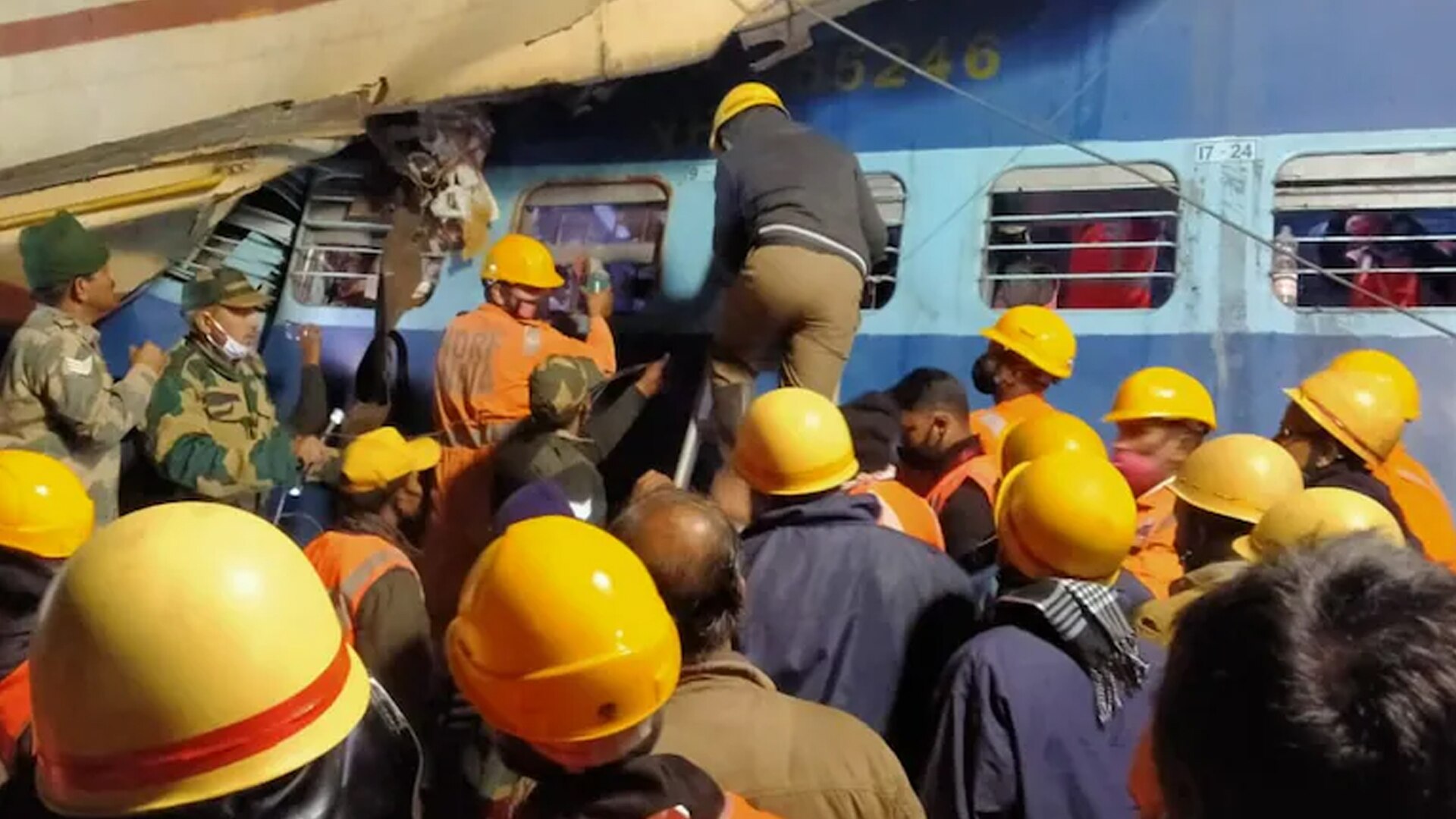 Bikaner Express derails in WB