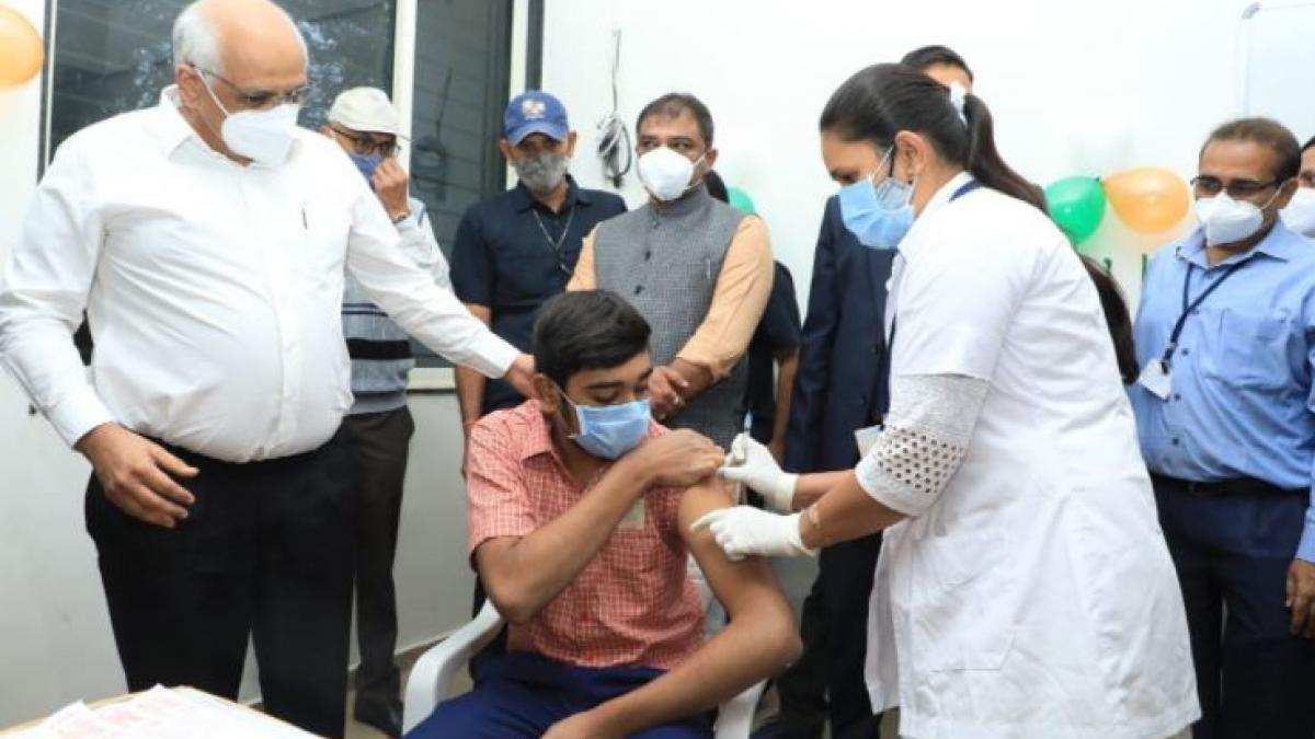 Children's Covid Vaccination शुरू, देखें दिल्ली-मुंबई-गुजरात के सेंटर्स का हाल