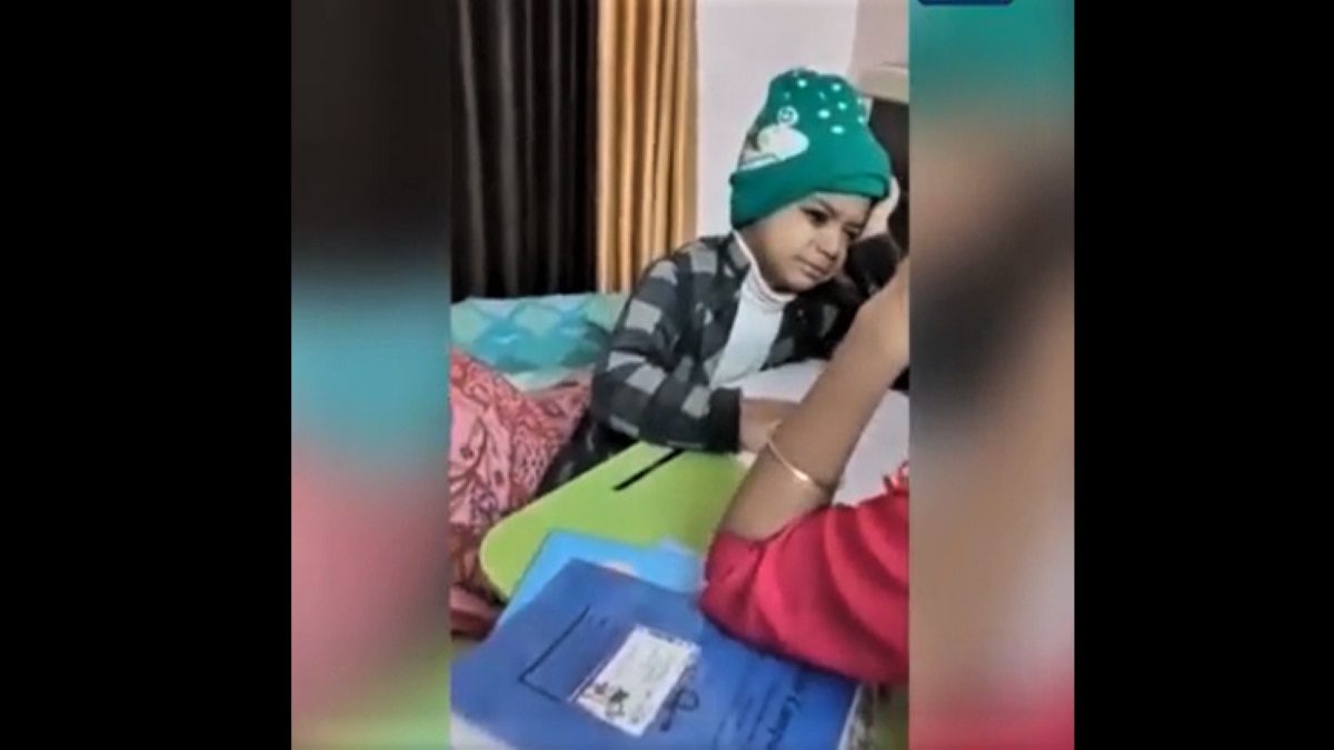 Viral Videos: 'इंजीनियर बनने के लिए पढ़ना नहीं पड़ता', बच्चे ने की अभ्यर्थियों की बेइज्जती!