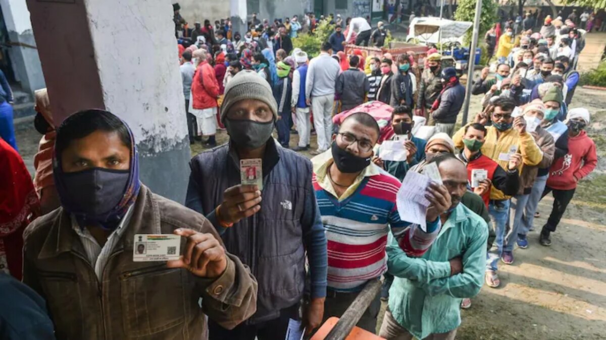 Voting continues for the third phase on 59 seats in 16 districts of Uttar Pradesh