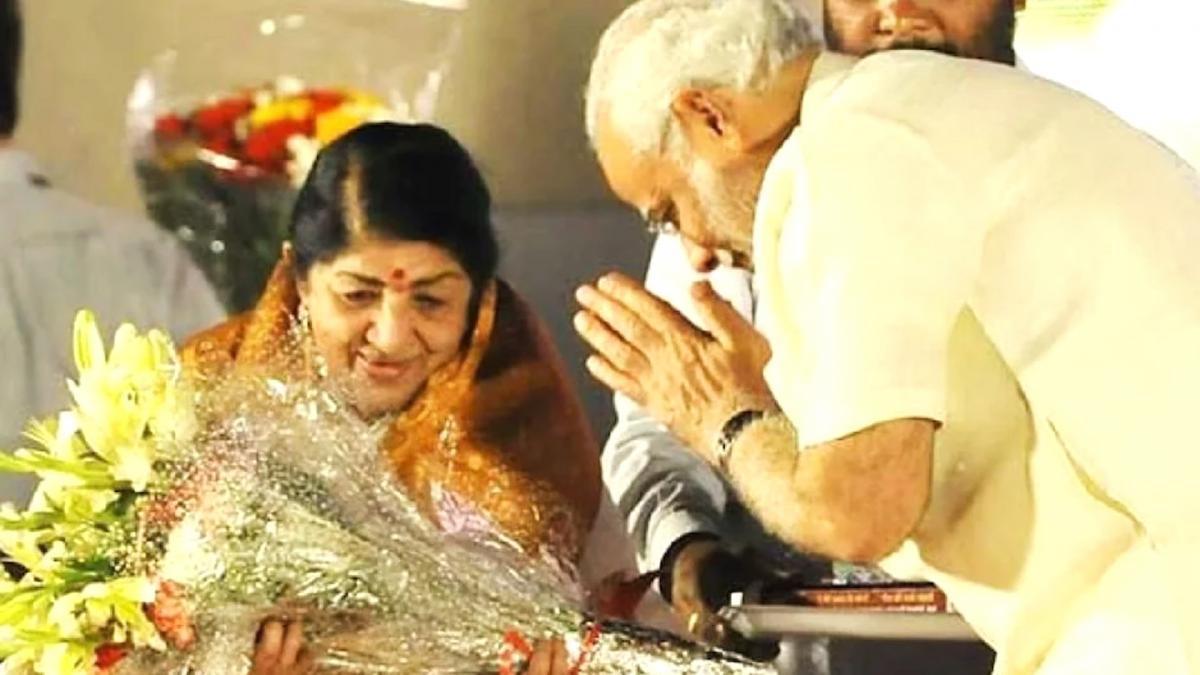 PM Modi with Lata Mangeshkar