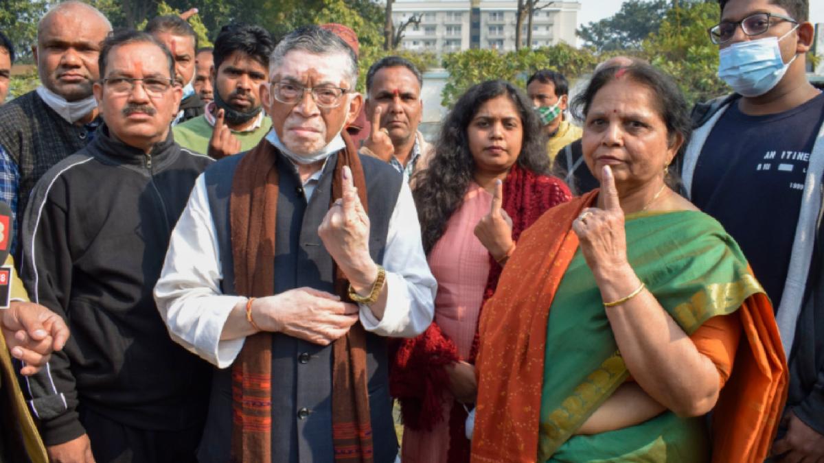 BJP MP Santosh Kumar Gangwar cast his vote