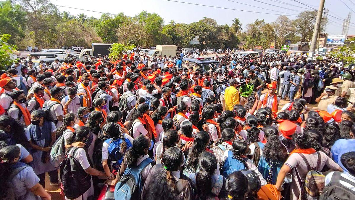  hijab vs saffron controversy 