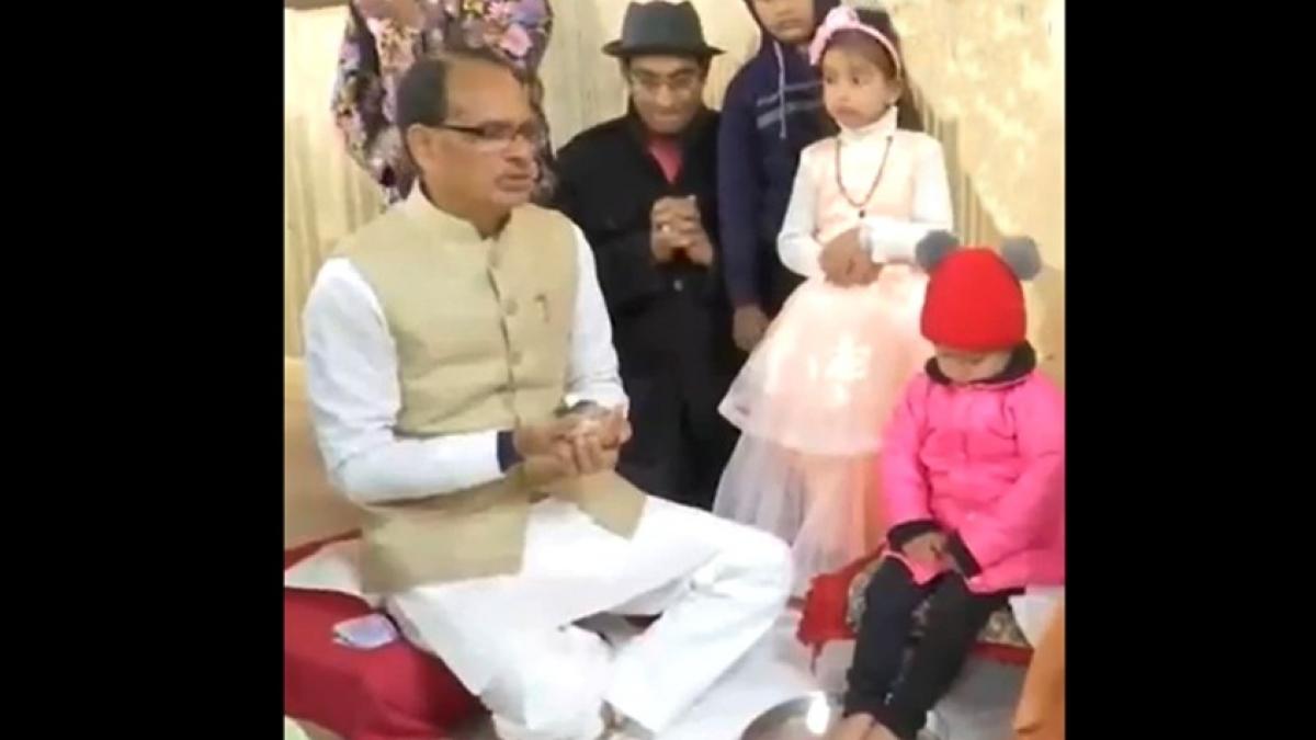 mp cm shivraj singh chouhan performs kanya pujan 