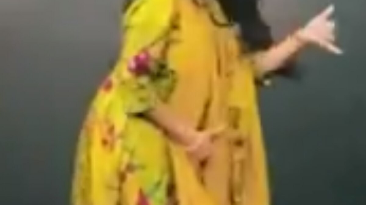 Anupamaa fame Rupali Ganguly dances on Kacha Badam