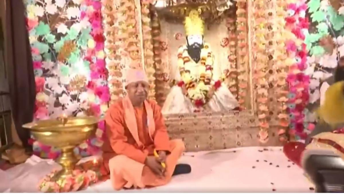 CM Yogi visits Ravidas temple in Varanasi