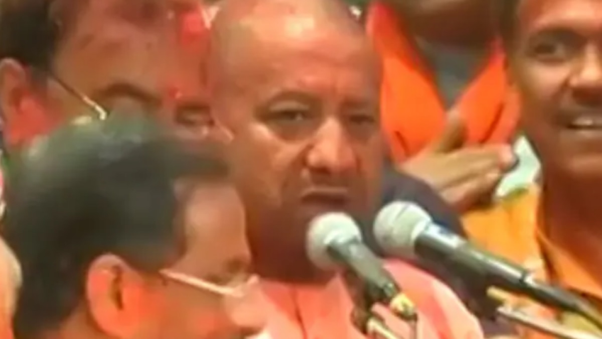 Yogi celebrated Holi of victory in Lucknow