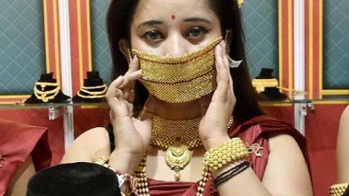 Gold Mask is trending in Market amid Corona