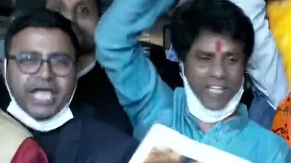 People Welcomed PM Modi in Japan WHole Heartedly MMT