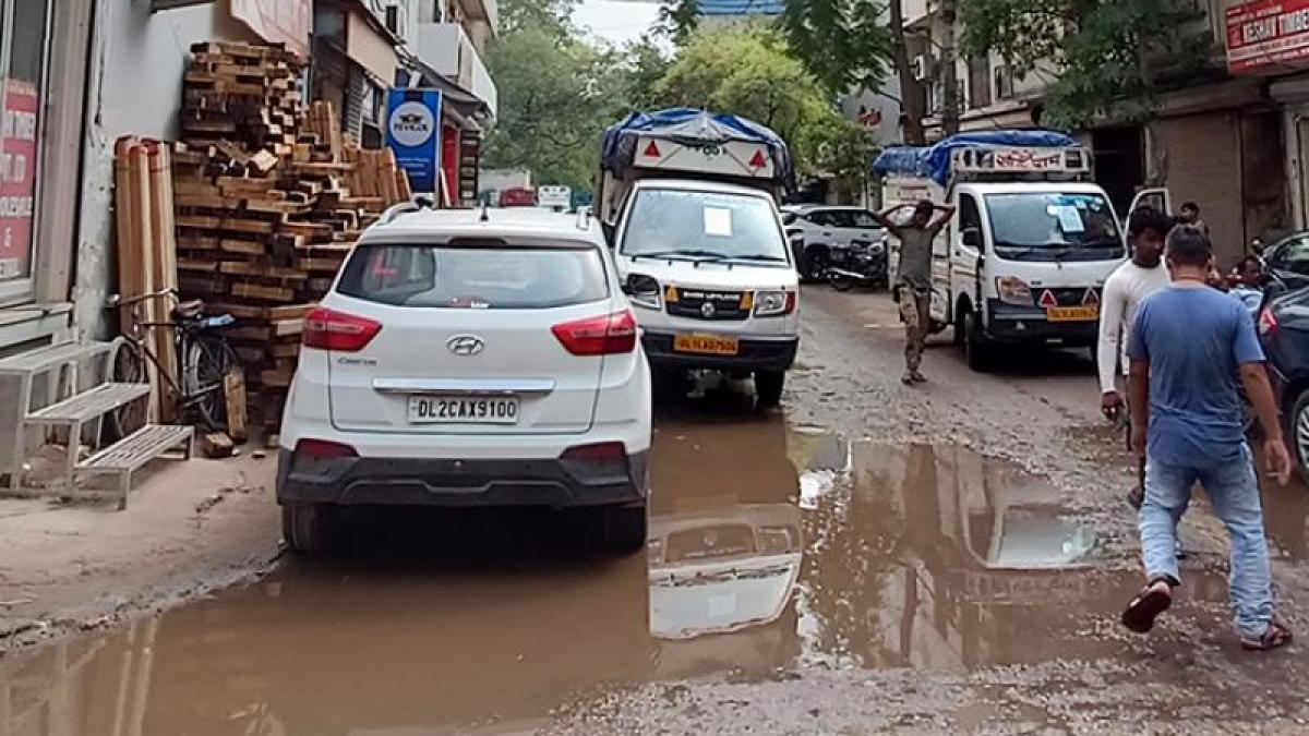 Delhi kirti Nagar furniture market