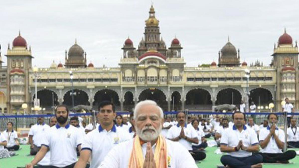 PM Modi perform Yoga