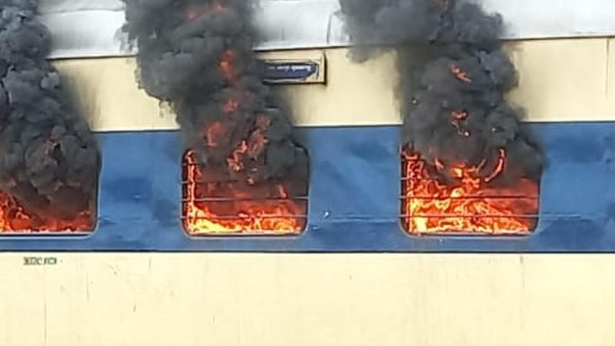 Agnipath Protest Trains set on fire in protest cost of making one coach in crores