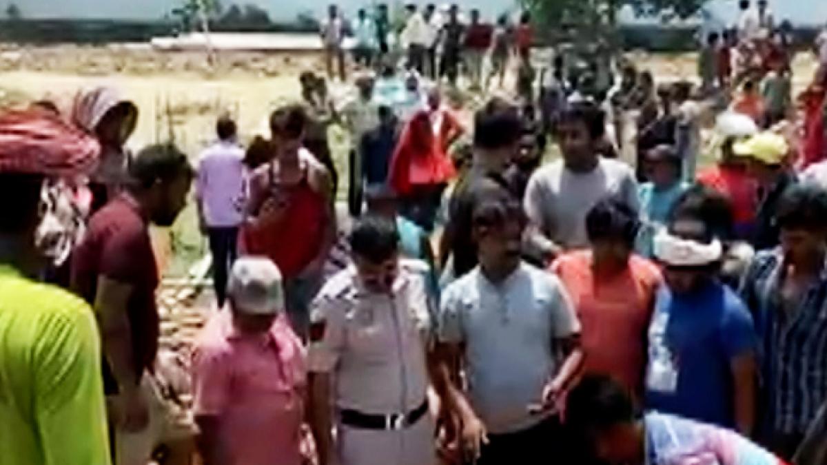 Alipur delhi accident wall collapsed 5 labourers died news in hindi