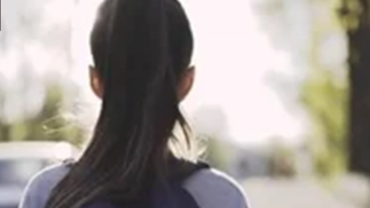 15 year old girl hanged after coming home from school Crime News in Hindi MMT